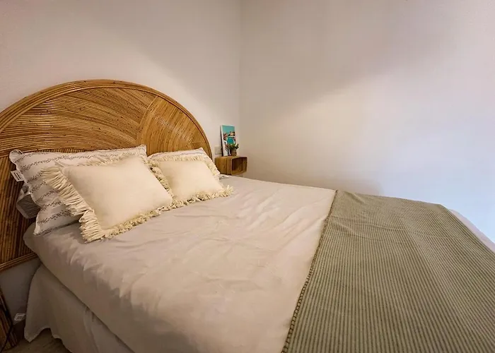 New 150m From Apartment